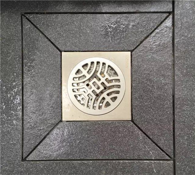 17衛(wèi)生間，陽臺地漏做“回字形”工藝處理，讓下水更快.jpg